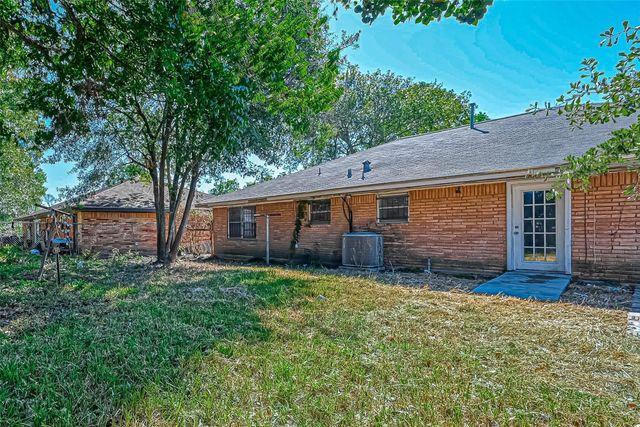 2946 Dragonwick Drive, Houston, TX 77045