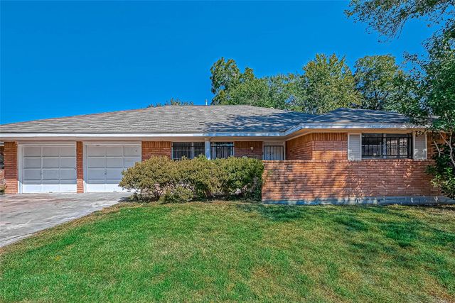 2946 Dragonwick Drive, Houston, TX 77045