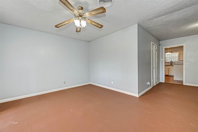 2946 Dragonwick Drive, Houston, TX 77045