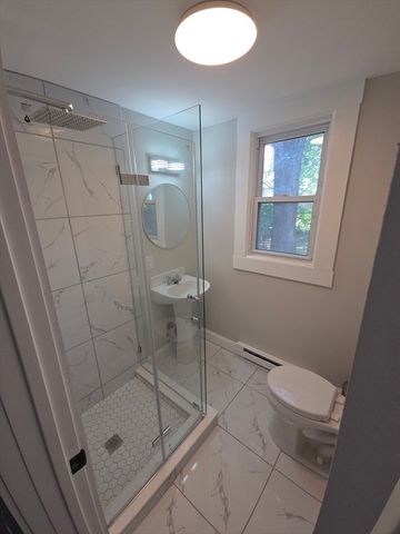 49 Corona St, Springfield, MA 01104