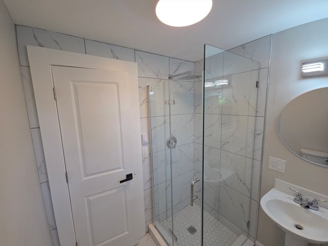 49 Corona St, Springfield, MA 01104