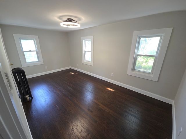 49 Corona St, Springfield, MA 01104