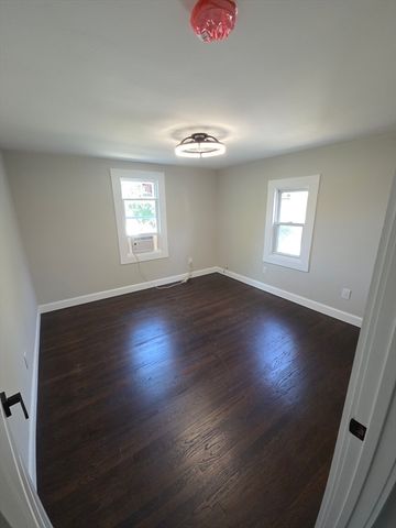 49 Corona St, Springfield, MA 01104