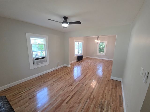 49 Corona St, Springfield, MA 01104
