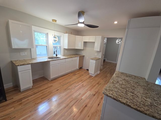 49 Corona St, Springfield, MA 01104