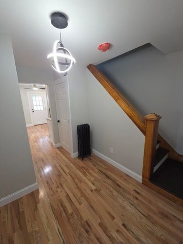 49 Corona St, Springfield, MA 01104