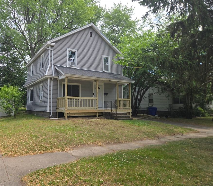 49 Corona St, Springfield, MA 01104