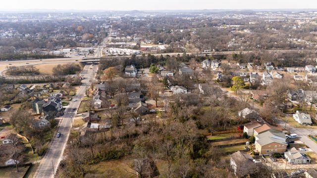 909 Douglas Ave, Nashville, TN 37206