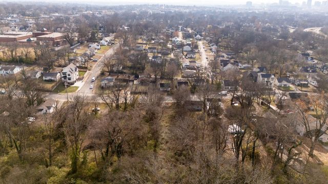 909 Douglas Ave, Nashville, TN 37206