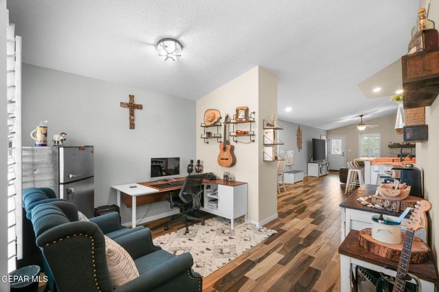 477 Winter Spring Place, El Paso, TX 79928
