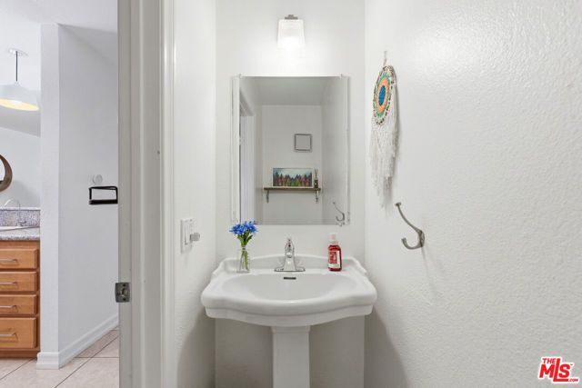 350 Burchett Street 101, Glendale, CA 91203