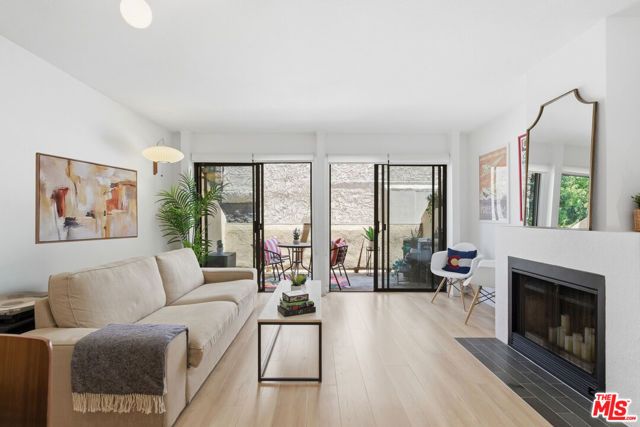 350 Burchett Street 101, Glendale, CA 91203