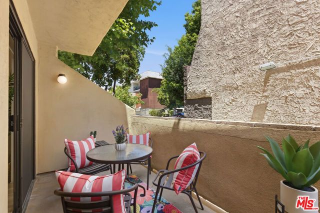 350 Burchett Street 101, Glendale, CA 91203