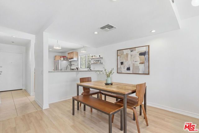 350 Burchett Street 101, Glendale, CA 91203