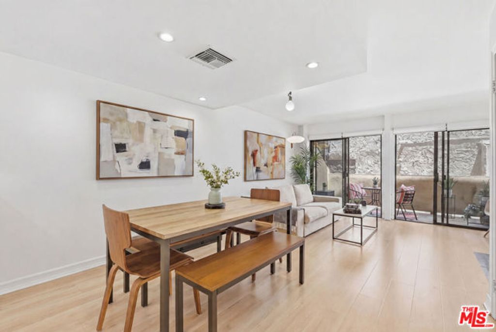 350 Burchett Street 101, Glendale, CA 91203
