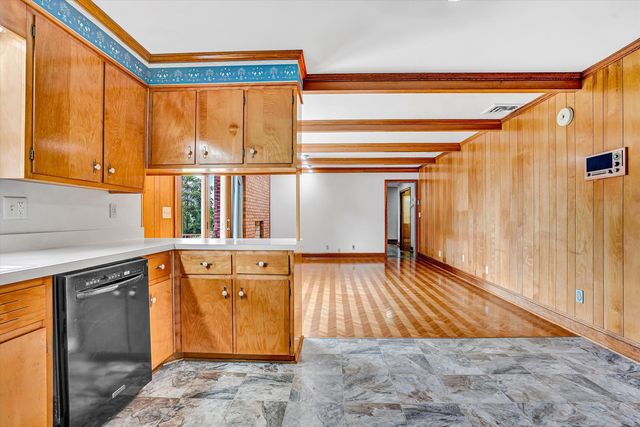 120 Vantage RD, Rocky Mount, VA 24151