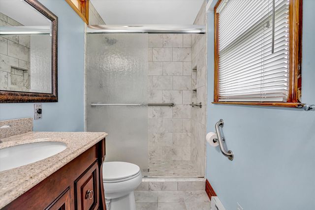 120 Vantage RD, Rocky Mount, VA 24151