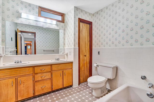 120 Vantage RD, Rocky Mount, VA 24151