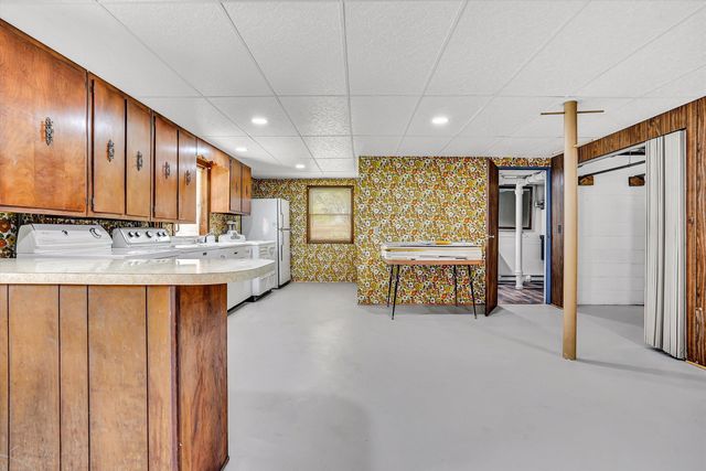120 Vantage RD, Rocky Mount, VA 24151
