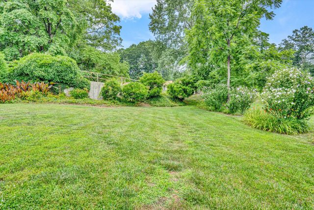 120 Vantage RD, Rocky Mount, VA 24151