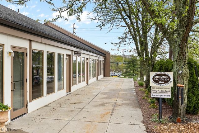 8180 Brecksville Road 115, Brecksville, OH 44141