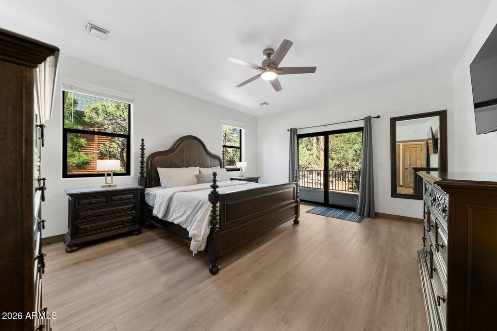 Image 13 of property listing at 4520 W HAWTHORN Road, Show Low, AZ 85901