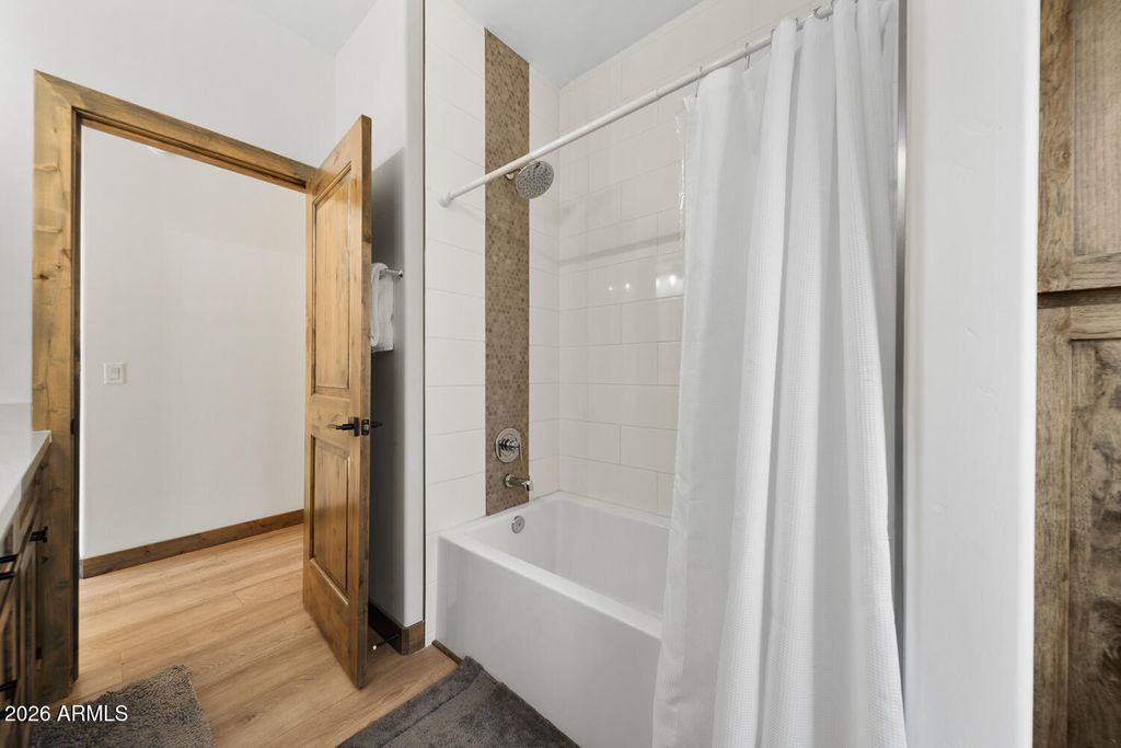 Image 24 of property listing at 4520 W HAWTHORN Road, Show Low, AZ 85901
