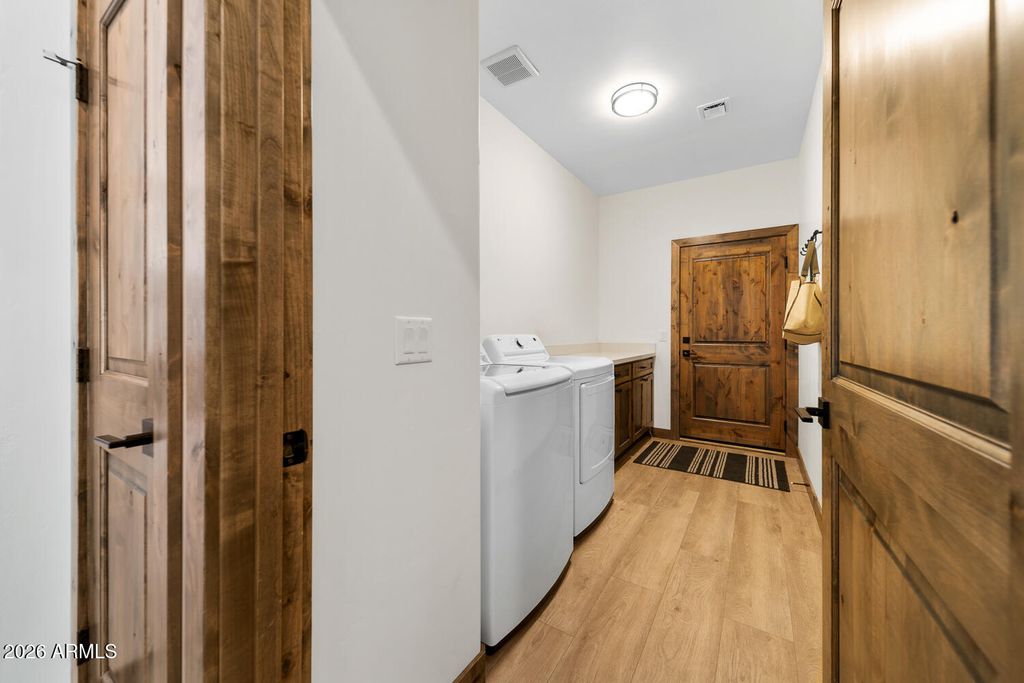 Image 27 of property listing at 4520 W HAWTHORN Road, Show Low, AZ 85901