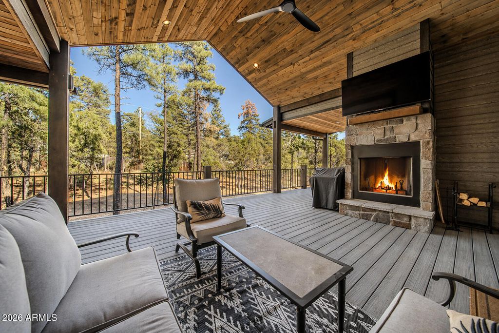 Image 30 of property listing at 4520 W HAWTHORN Road, Show Low, AZ 85901