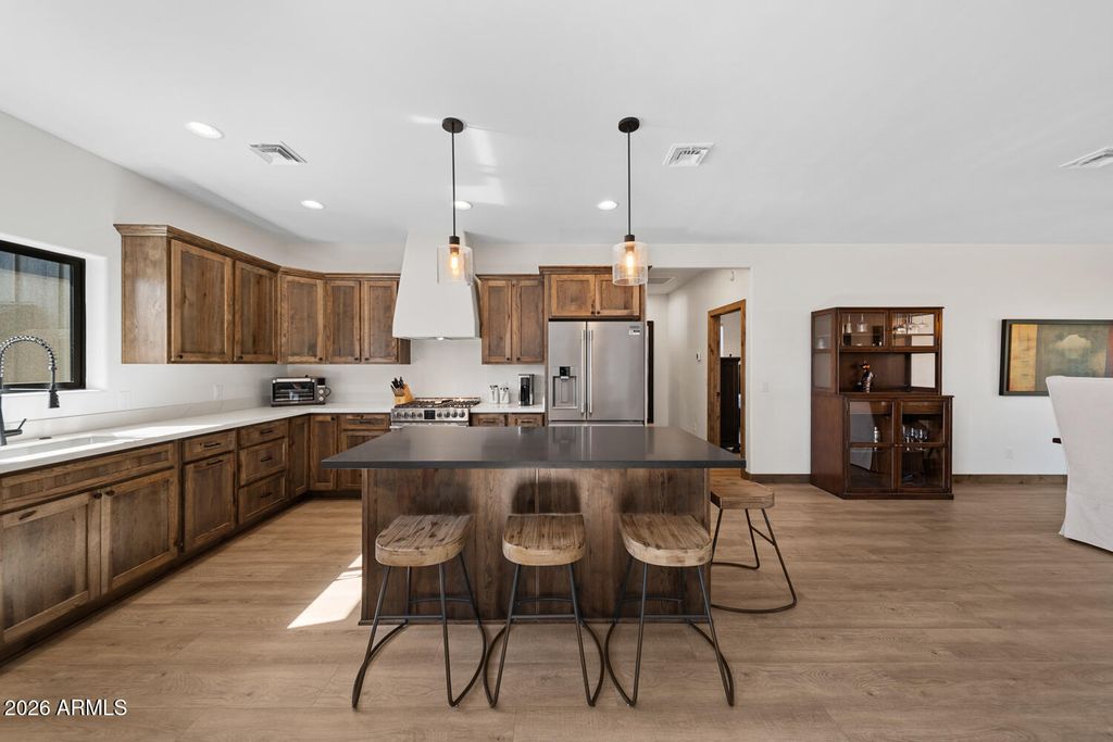 Image 8 of property listing at 4520 W HAWTHORN Road, Show Low, AZ 85901