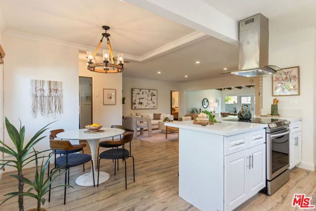 13620 Sylvan Street, Los Angeles, CA 91401