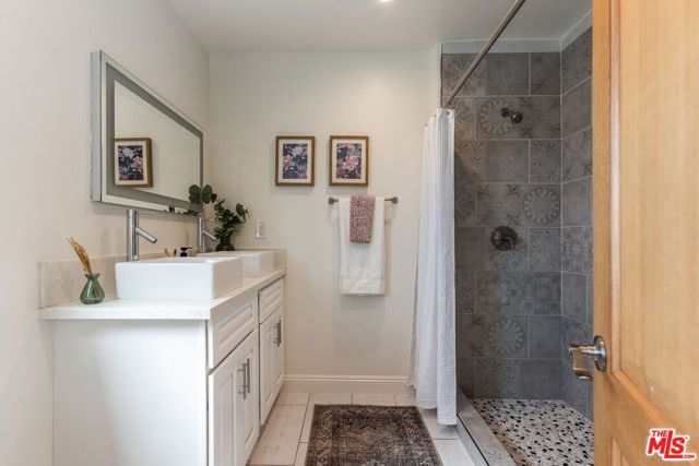 13620 Sylvan Street, Los Angeles, CA 91401