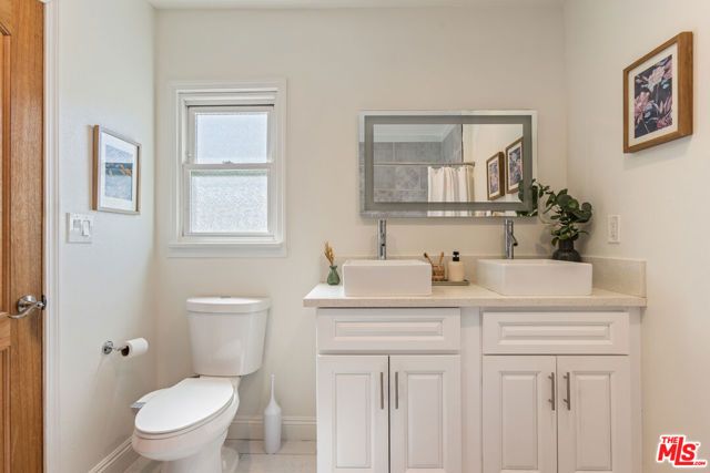 13620 Sylvan Street, Los Angeles, CA 91401