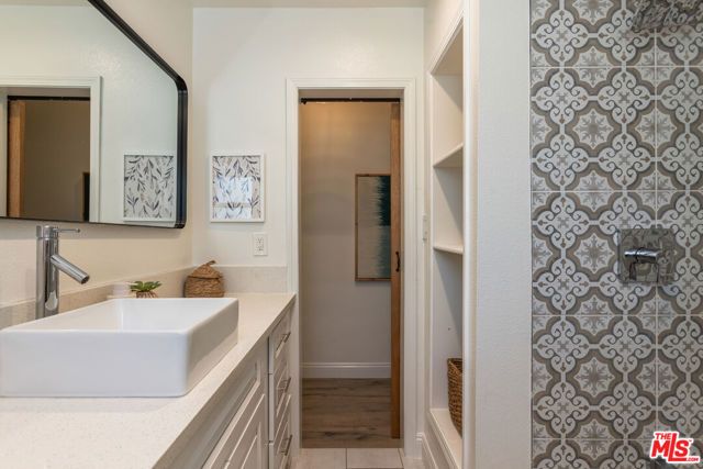 13620 Sylvan Street, Los Angeles, CA 91401