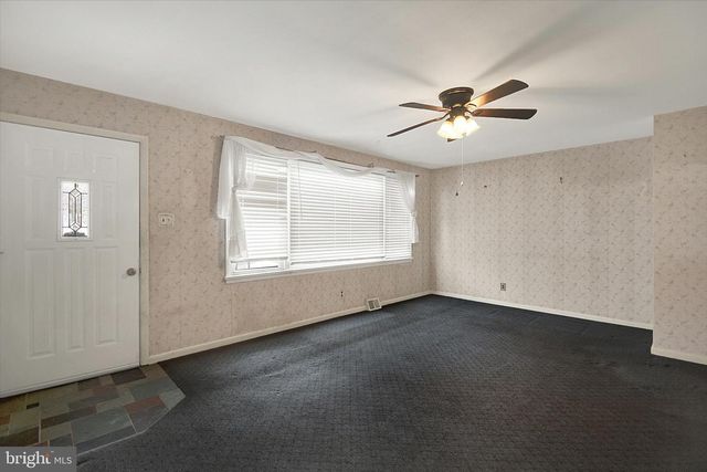 300 NORTHVIEW AVE, Telford, PA 18969