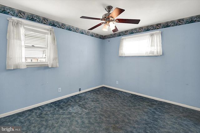 300 NORTHVIEW AVE, Telford, PA 18969