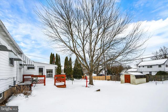 300 NORTHVIEW AVE, Telford, PA 18969