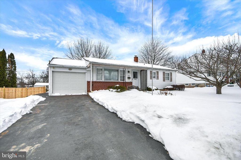 300 NORTHVIEW AVE, Telford, PA 18969