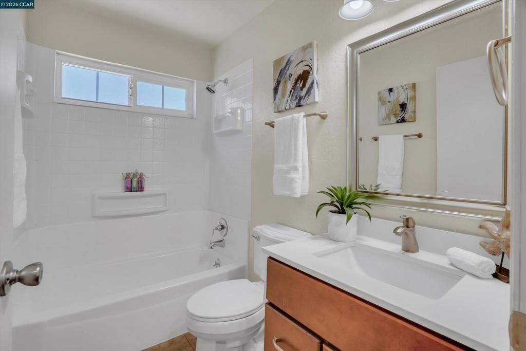Image 15 of property listing at 2333 Arthur Way, Antioch, CA 94509