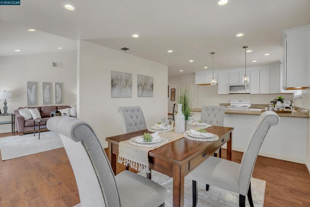 Image 2 of property listing at 2333 Arthur Way, Antioch, CA 94509