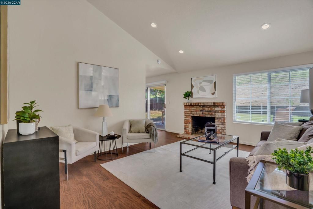 Image 3 of property listing at 2333 Arthur Way, Antioch, CA 94509