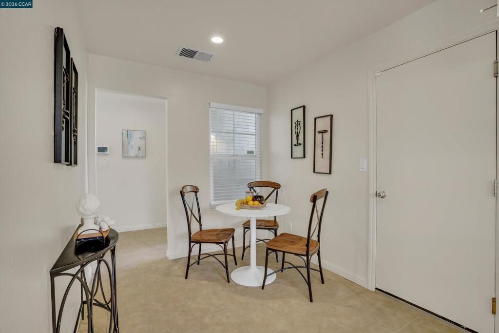 Image 7 of property listing at 2333 Arthur Way, Antioch, CA 94509