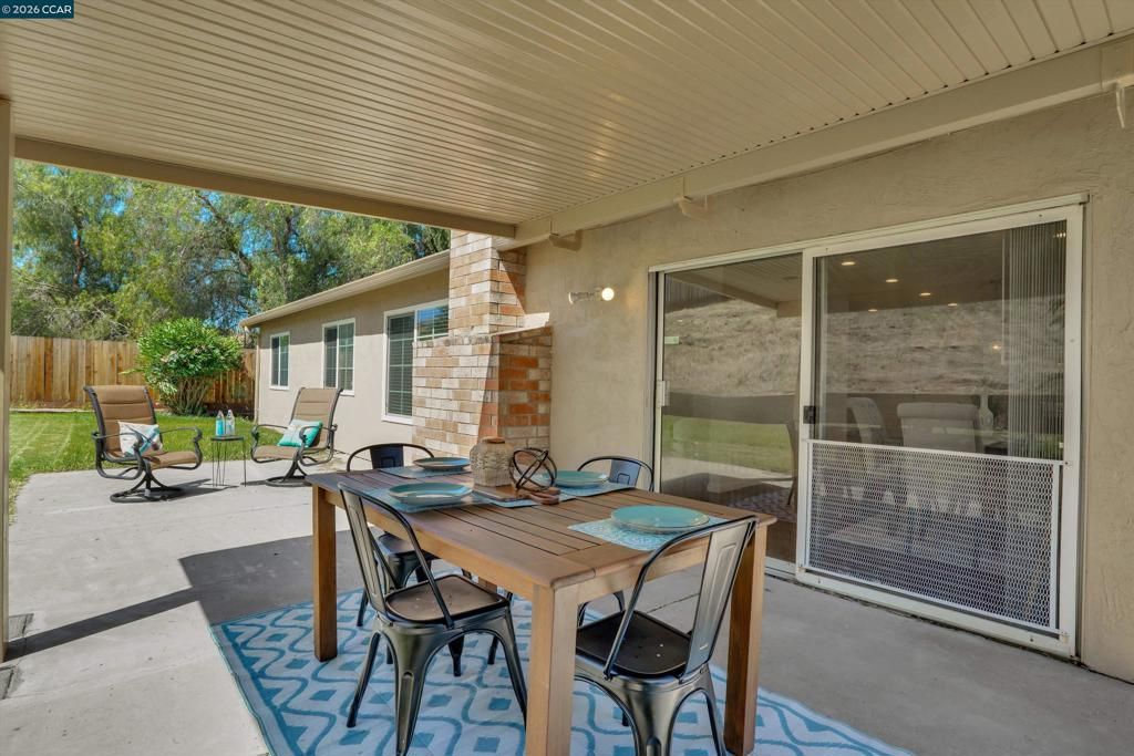 Image 8 of property listing at 2333 Arthur Way, Antioch, CA 94509