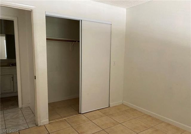 4955 JEFFREYS Avenue 710, Las Vegas, NV 89119