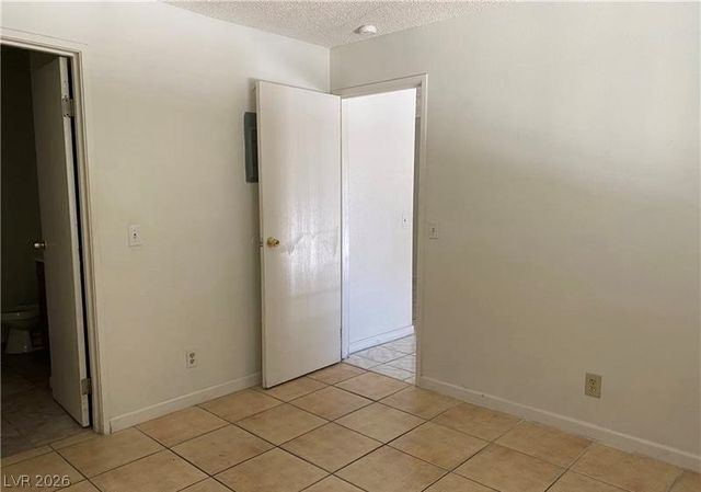 4955 JEFFREYS Avenue 710, Las Vegas, NV 89119