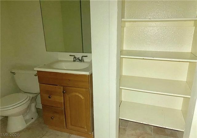 4955 JEFFREYS Avenue 710, Las Vegas, NV 89119