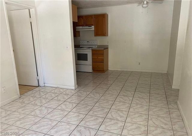 4955 JEFFREYS Avenue 710, Las Vegas, NV 89119