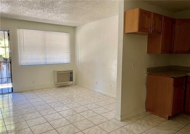 4955 JEFFREYS Avenue 710, Las Vegas, NV 89119