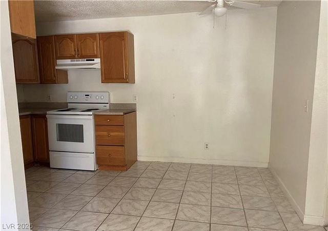 4955 JEFFREYS Avenue 710, Las Vegas, NV 89119