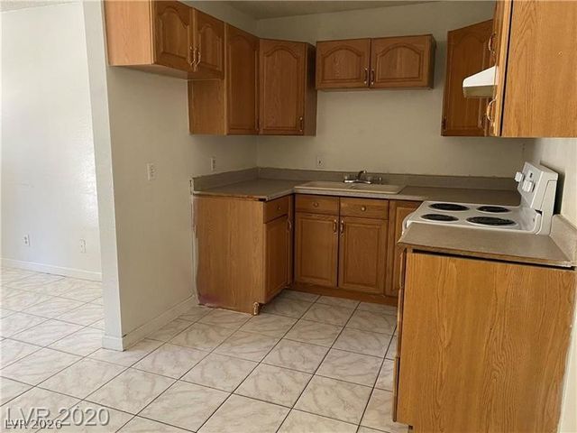4955 JEFFREYS Avenue 710, Las Vegas, NV 89119
